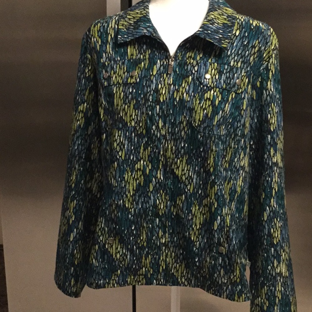 Chico’s Zenergy multi-color print l/s jacket. New.